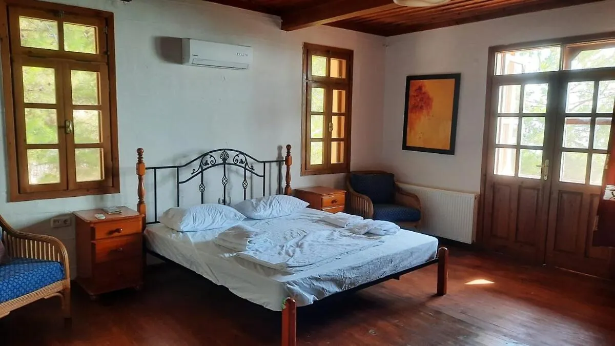 Villa With Sea Views In Faralya 페티예