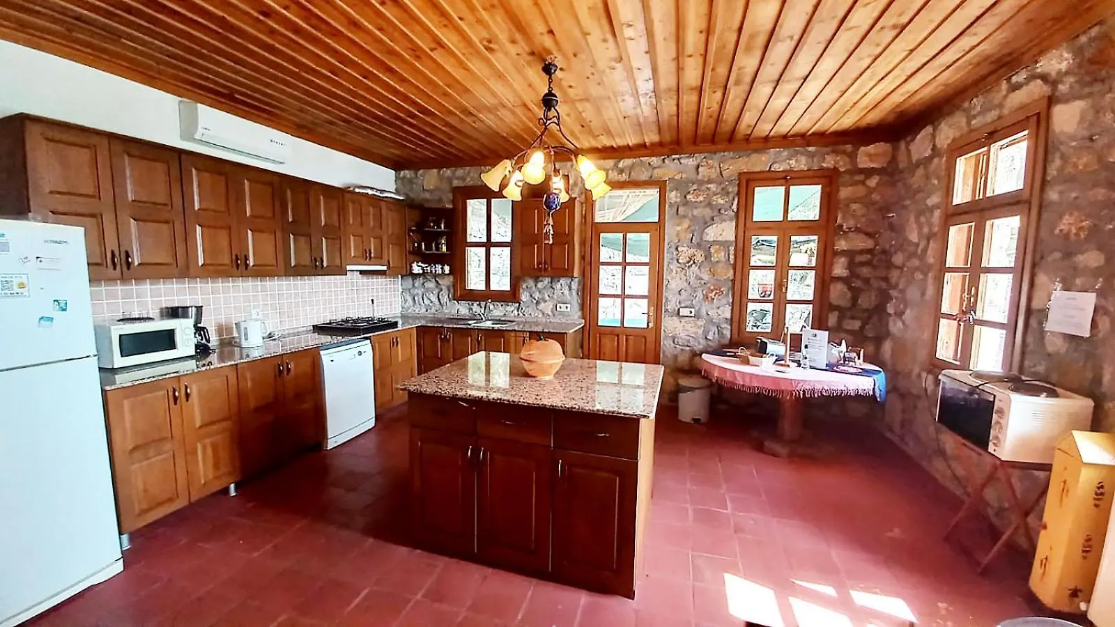 Villa With Sea Views In Faralya 페티예