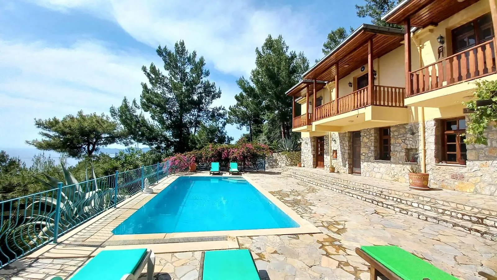 Villa With Sea Views In Faralya 페티예
